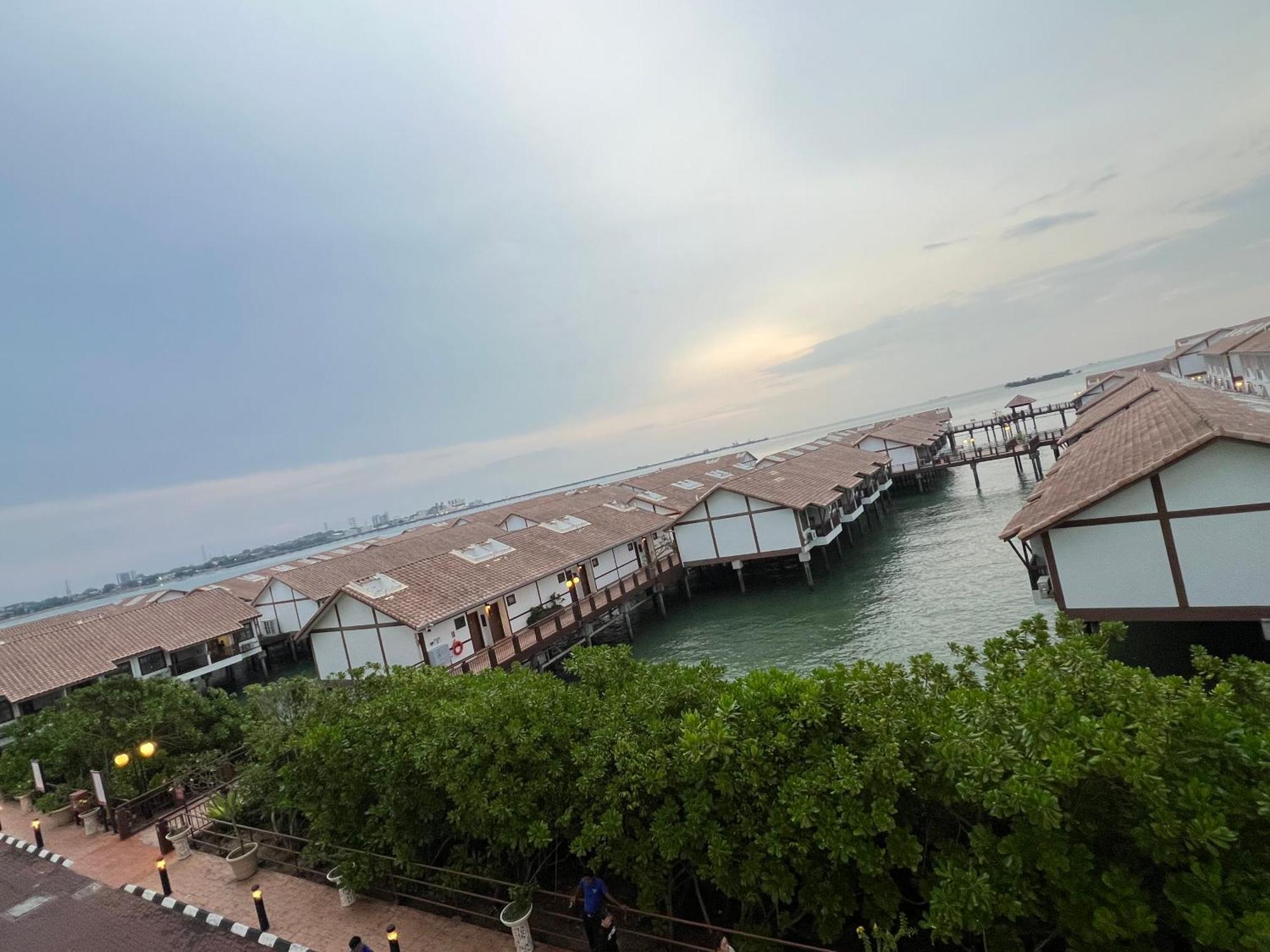 Water Chalet Pd Private Unit Port Dickson Bagian luar foto